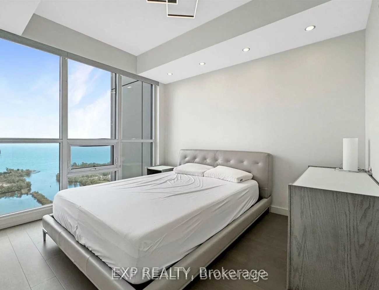 2200, Lakeshore, Mimico, Toronto