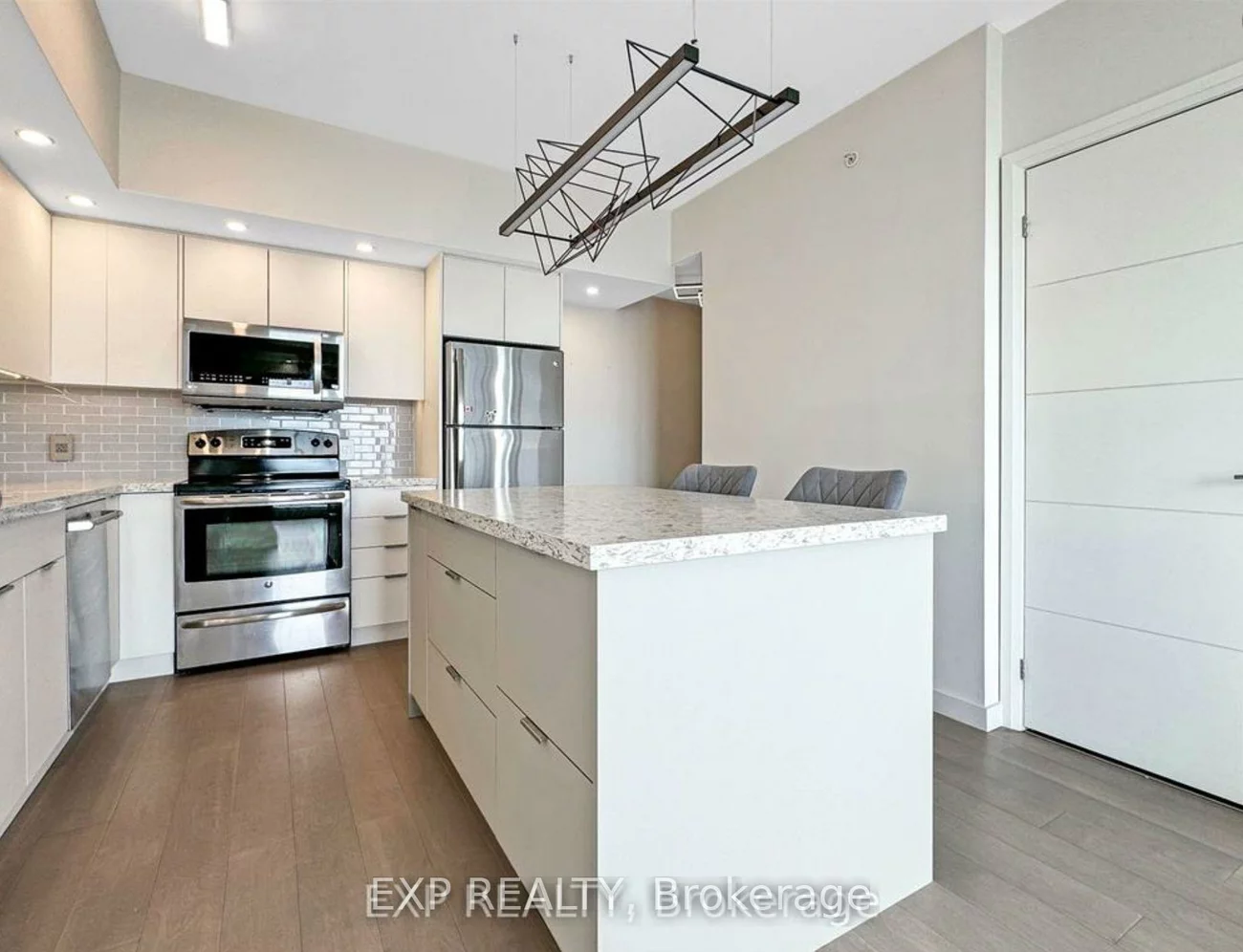 2200, Lakeshore, Mimico, Toronto