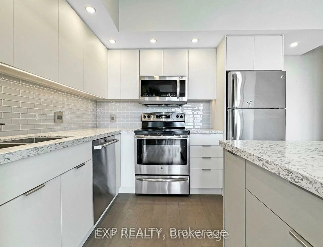 2200, Lakeshore, Mimico, Toronto