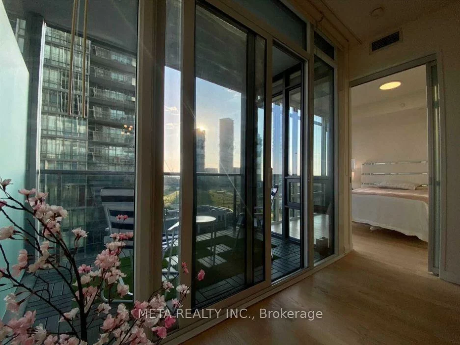 88, Park Lawn, Mimico, Toronto