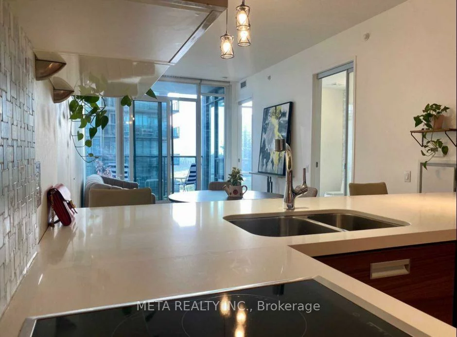 88, Park Lawn, Mimico, Toronto