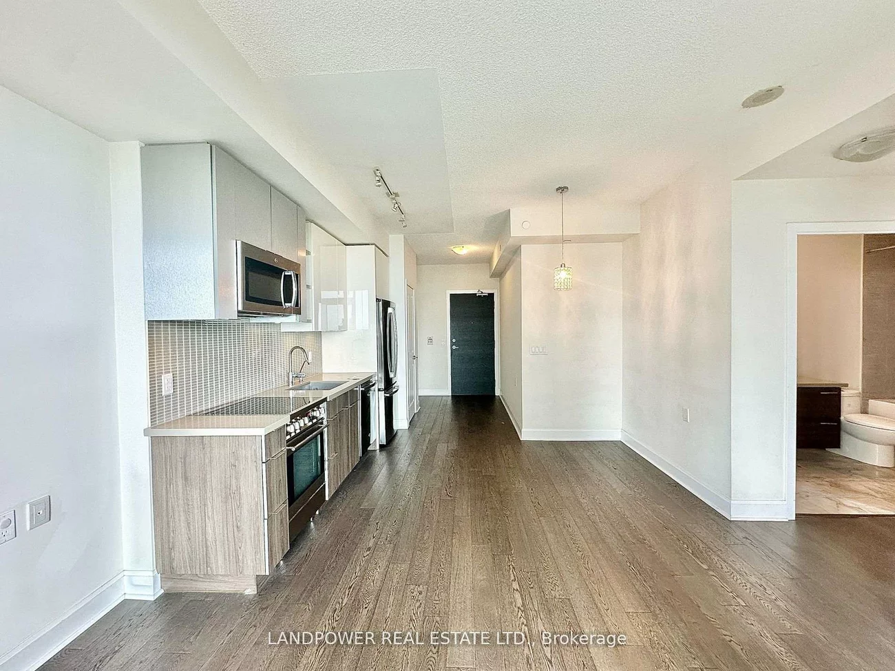 33, Shore Breeze, Mimico, Toronto