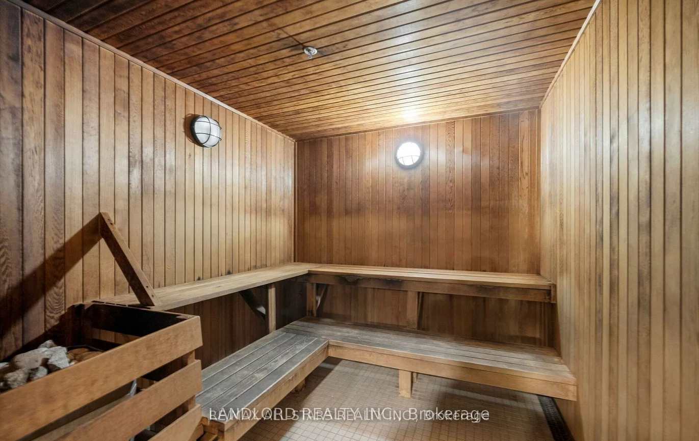 1070, Sheppard, York University Heights, Toronto