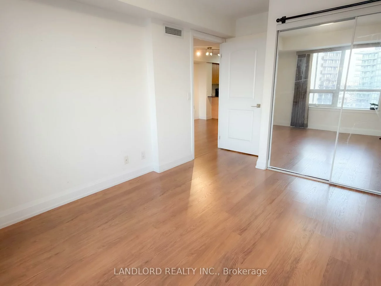 1070, Sheppard, York University Heights, Toronto