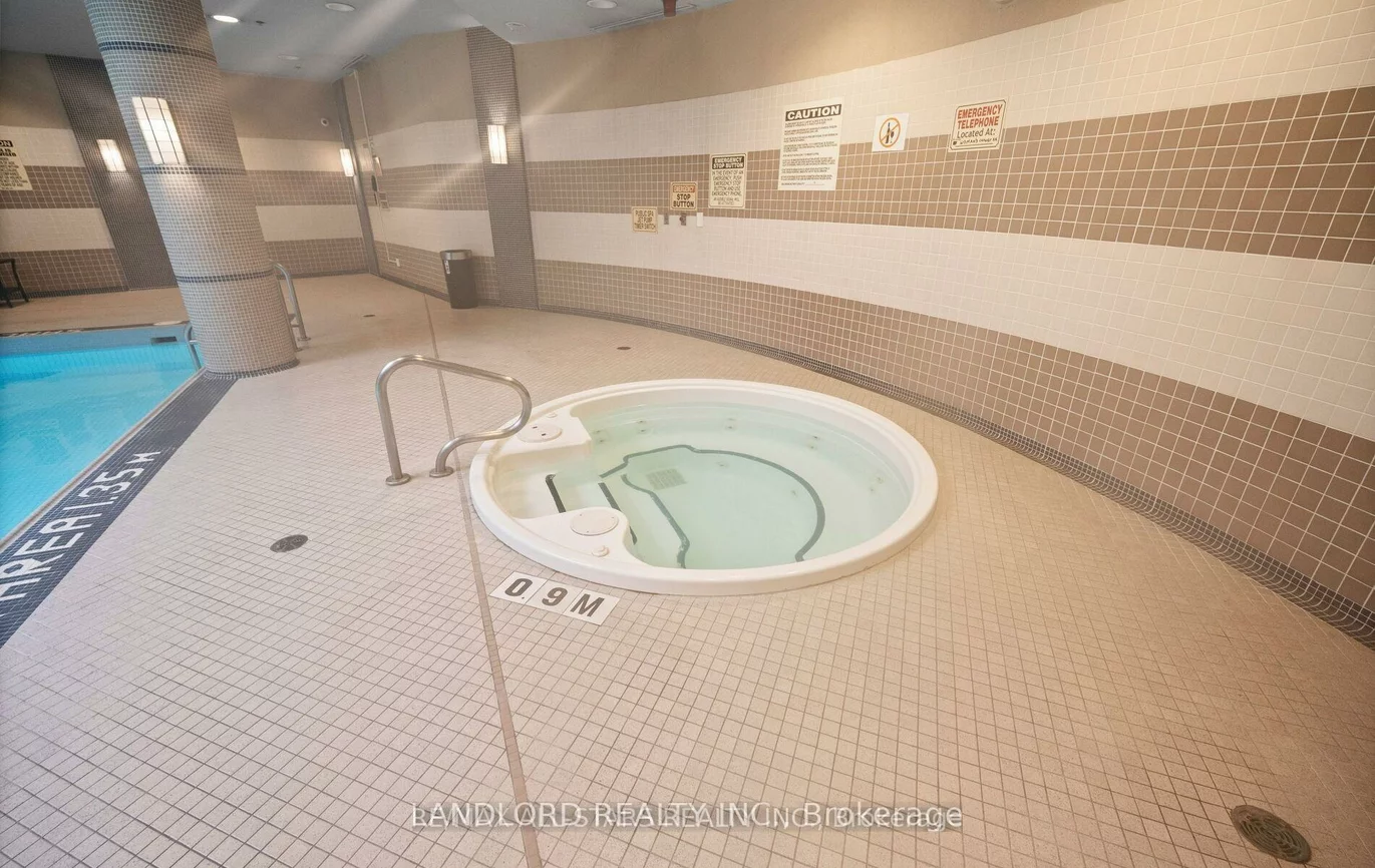 1070, Sheppard, York University Heights, Toronto