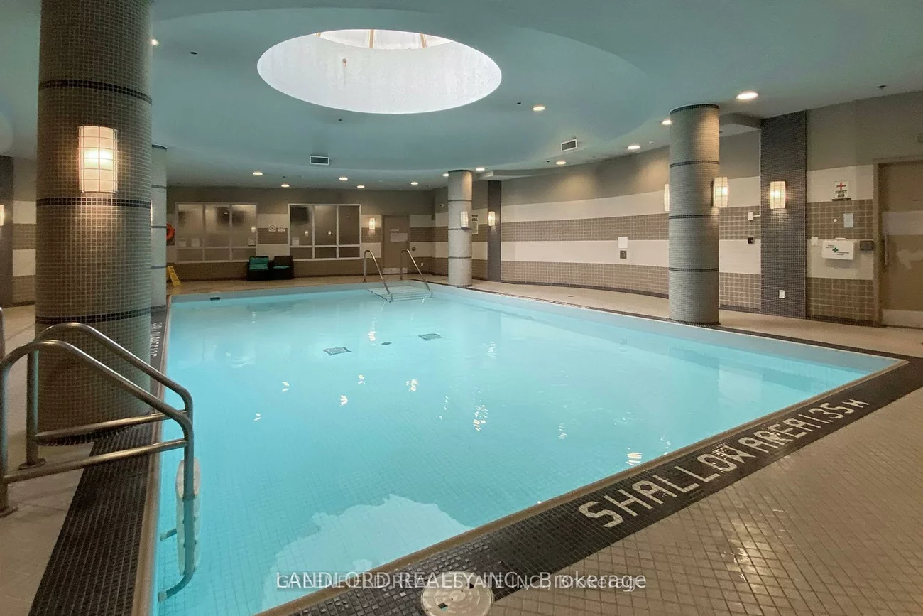 1070, Sheppard, York University Heights, Toronto