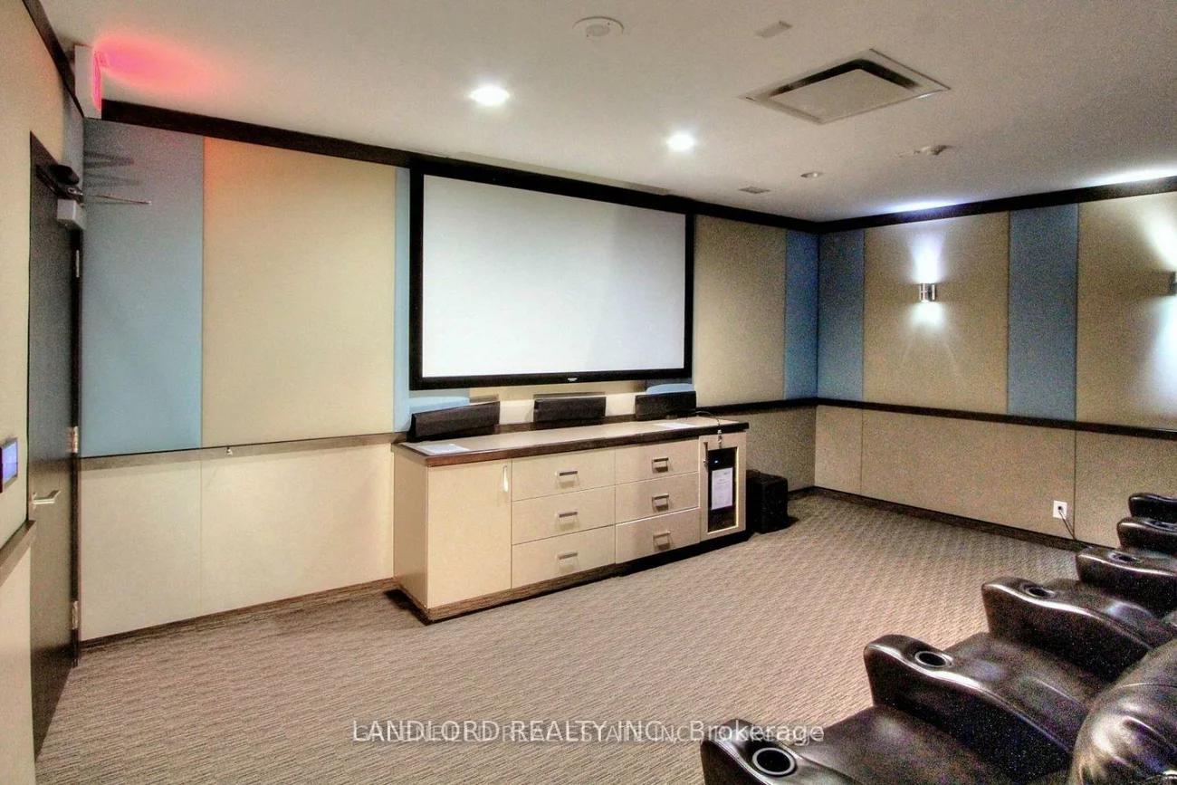 1070, Sheppard, York University Heights, Toronto