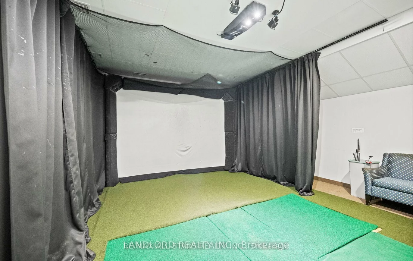 1070, Sheppard, York University Heights, Toronto