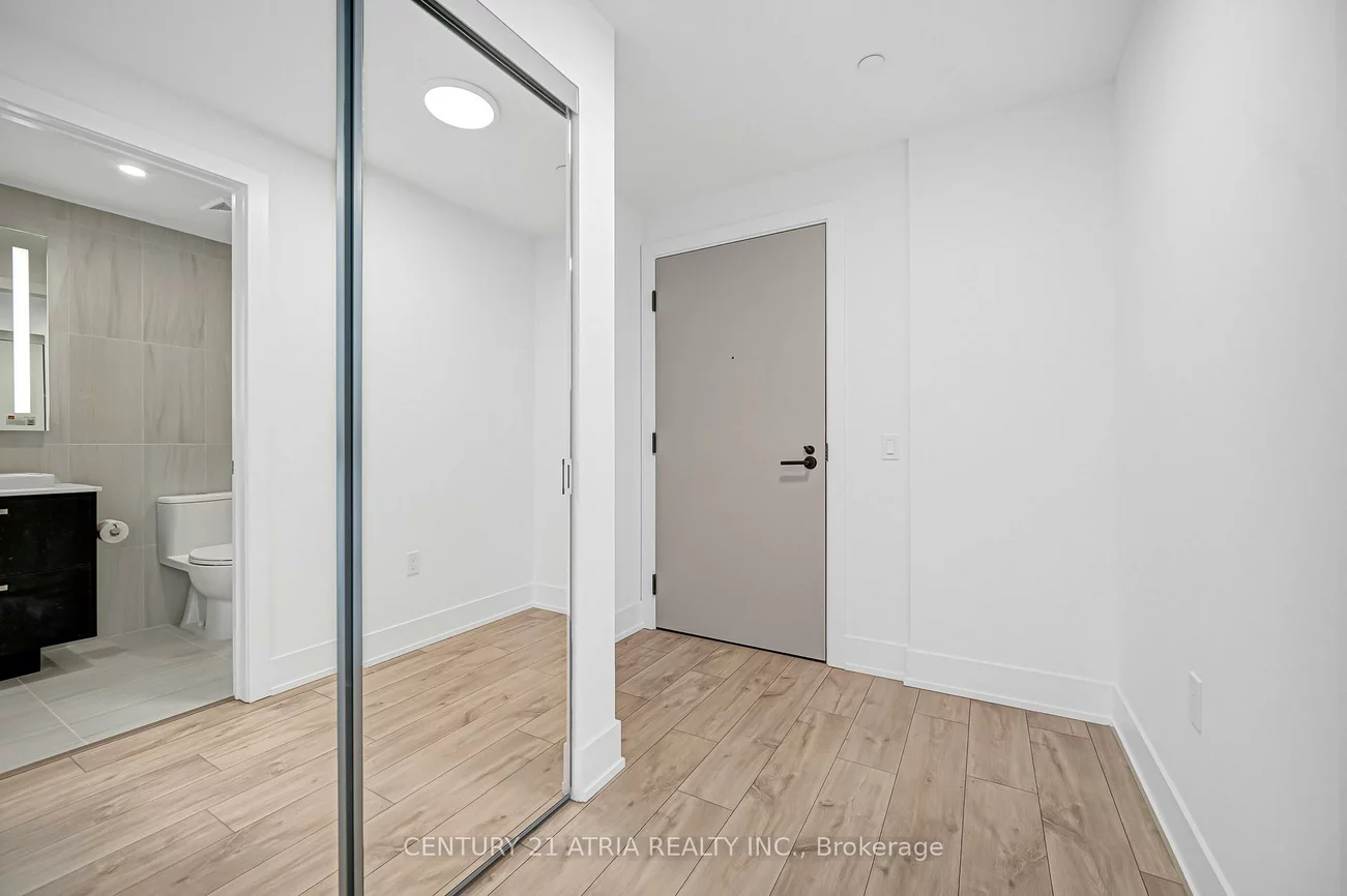 858, Dupont, Dovercourt-Wallace Emerson-Junction, Toronto