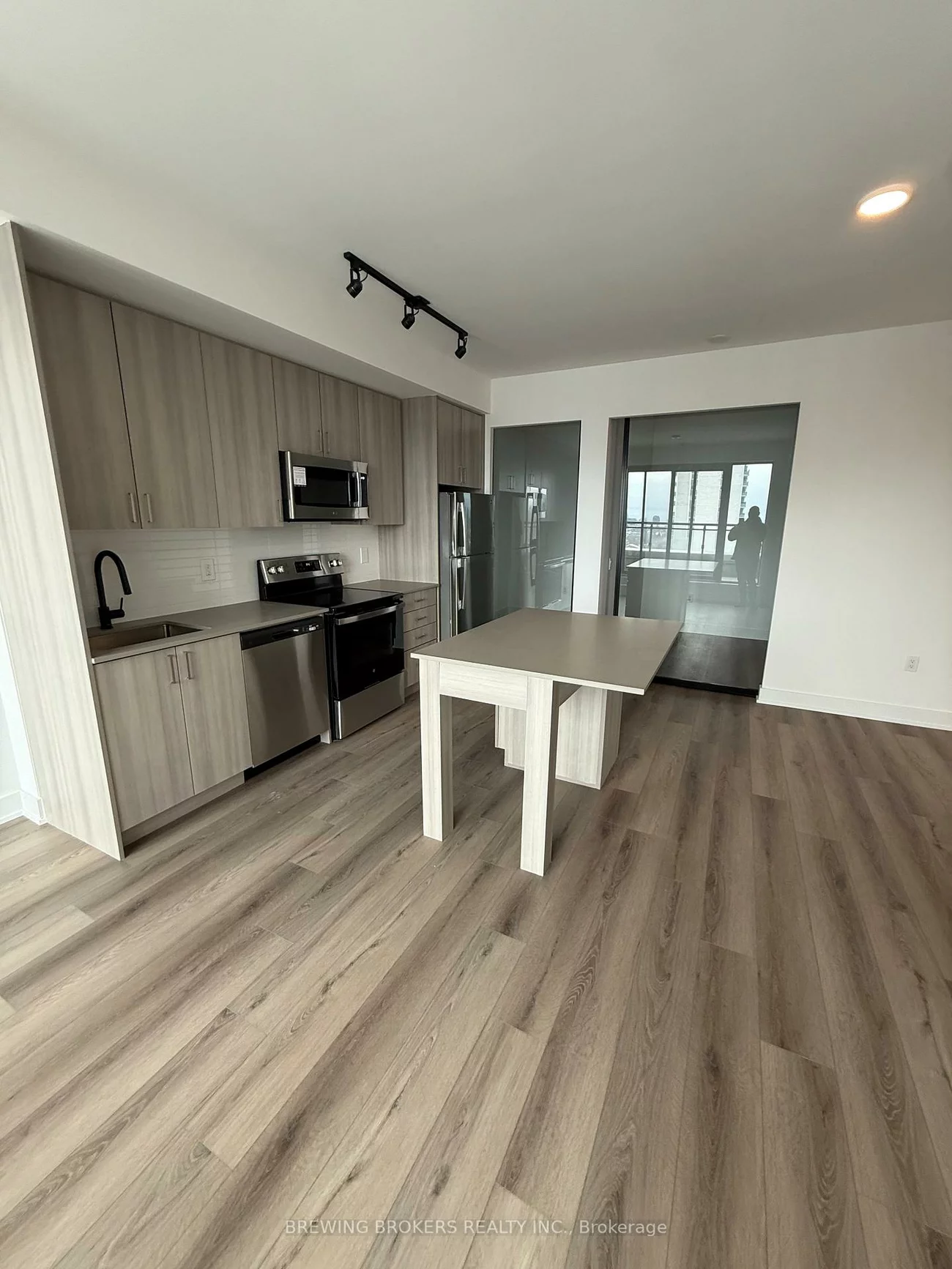 758, Dovercourt, Dovercourt-Wallace Emerson-Junction, Toronto