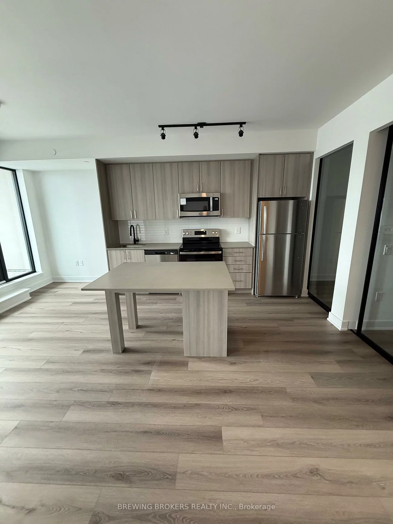 758, Dovercourt, Dovercourt-Wallace Emerson-Junction, Toronto