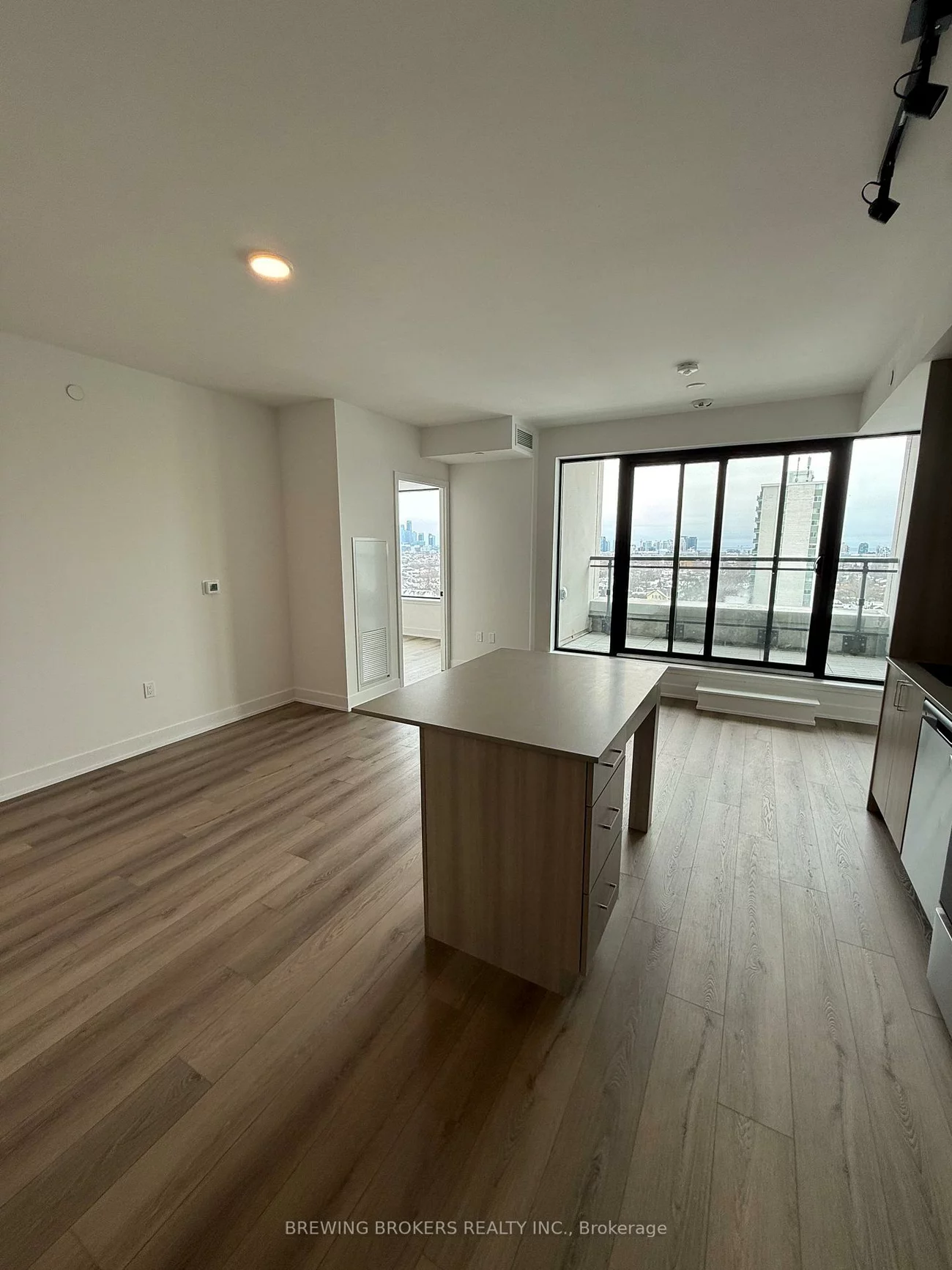 758, Dovercourt, Dovercourt-Wallace Emerson-Junction, Toronto