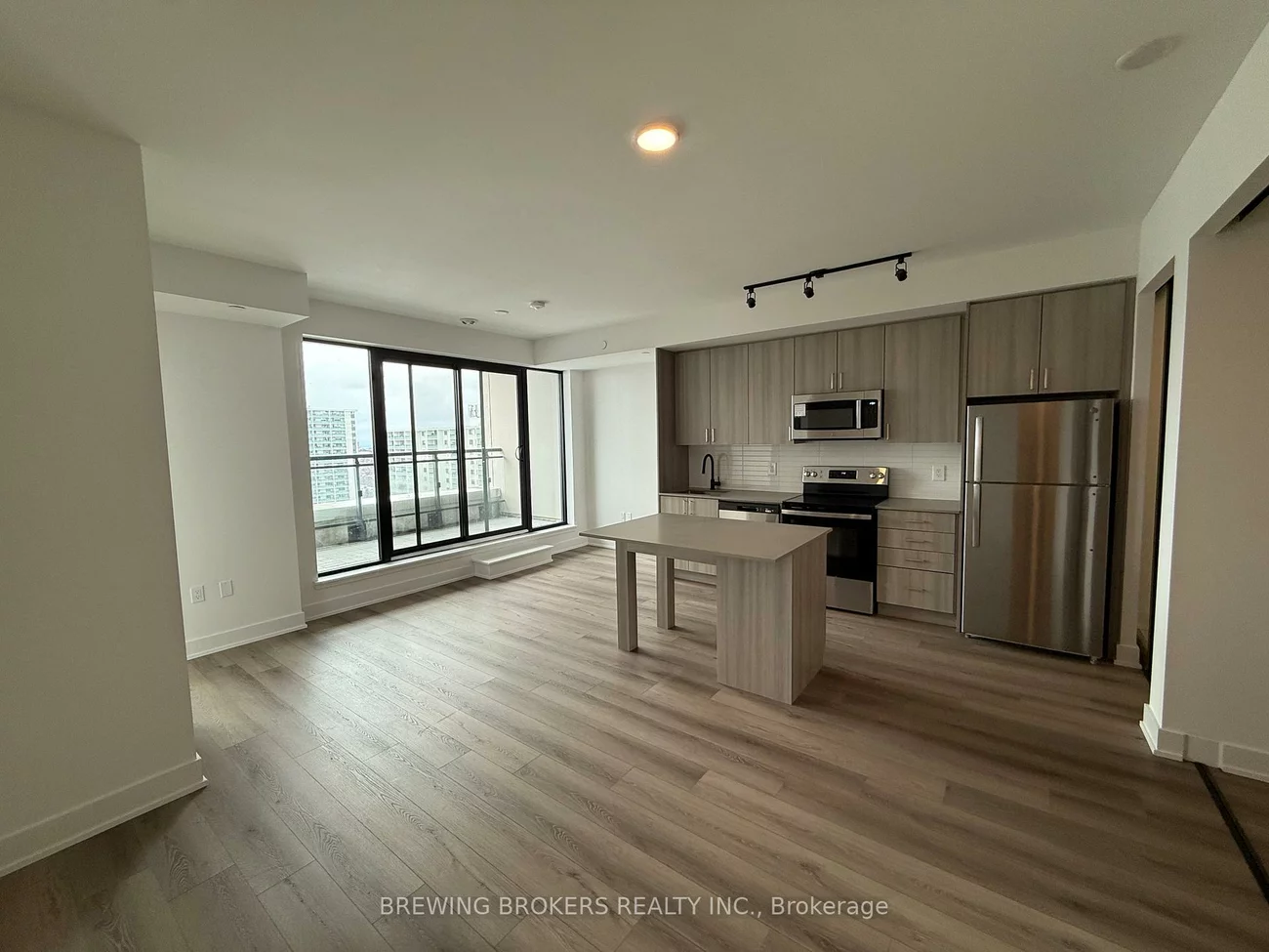 758, Dovercourt, Dovercourt-Wallace Emerson-Junction, Toronto