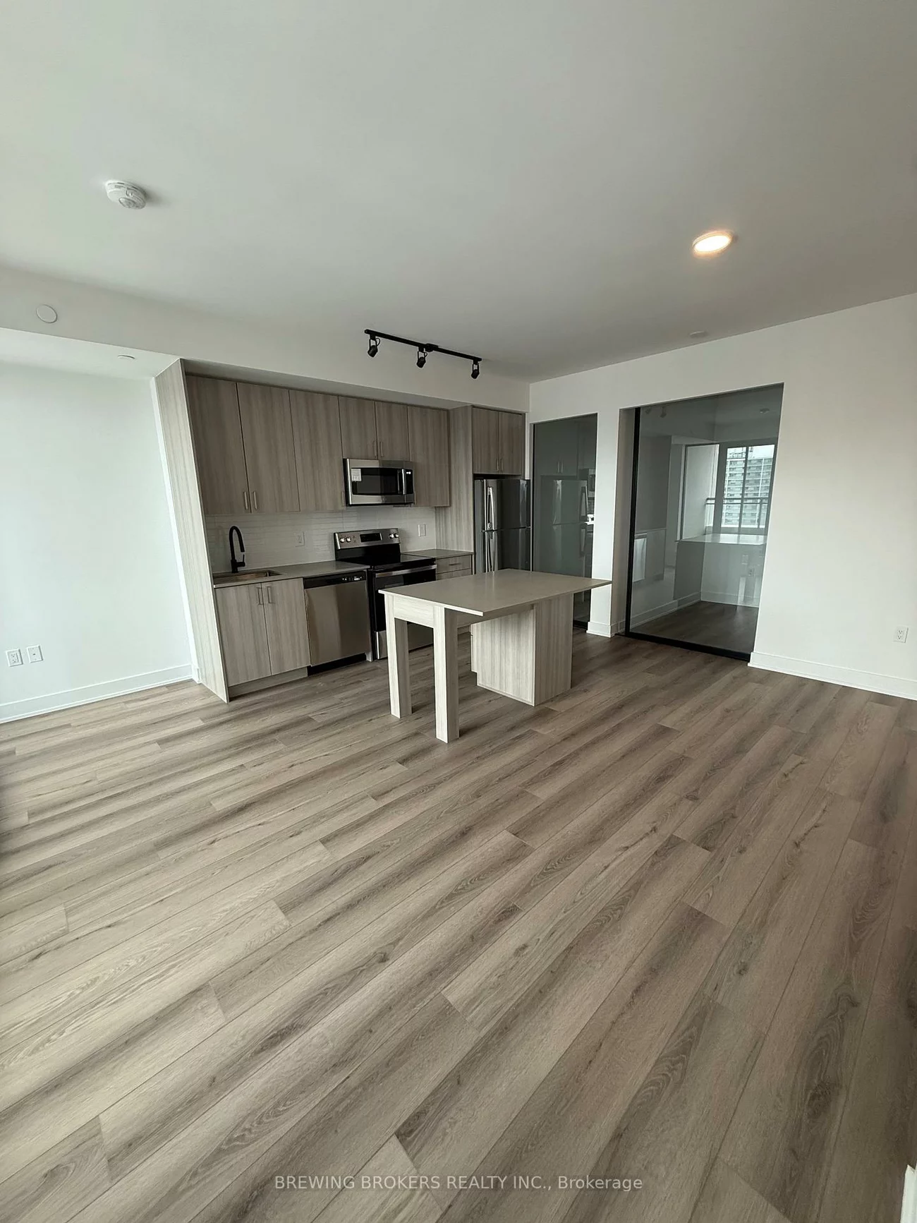 758, Dovercourt, Dovercourt-Wallace Emerson-Junction, Toronto