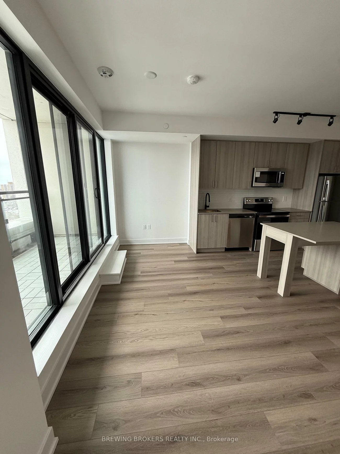 758, Dovercourt, Dovercourt-Wallace Emerson-Junction, Toronto