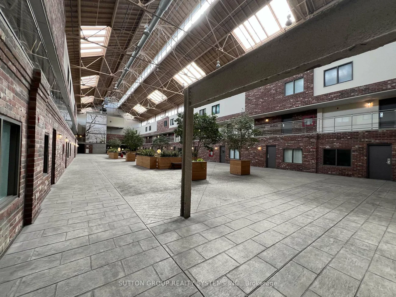 1100, Lansdowne, Dovercourt-Wallace Emerson-Junction, Toronto