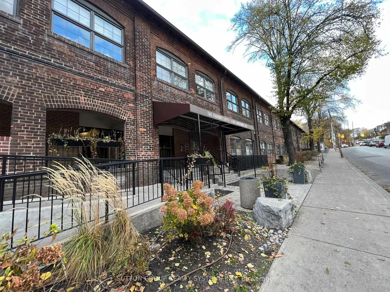 1100, Lansdowne, Dovercourt-Wallace Emerson-Junction, Toronto