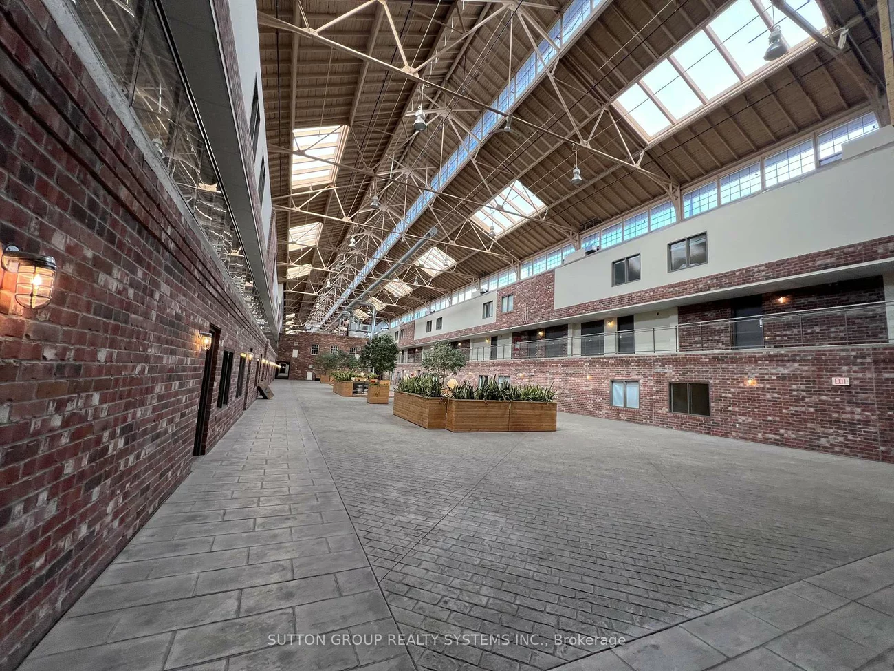 1100, Lansdowne, Dovercourt-Wallace Emerson-Junction, Toronto