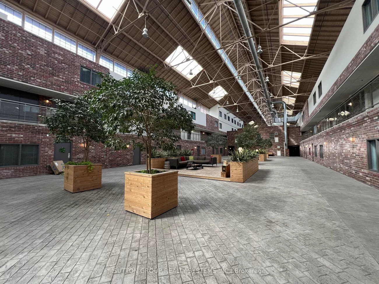 1100, Lansdowne, Dovercourt-Wallace Emerson-Junction, Toronto