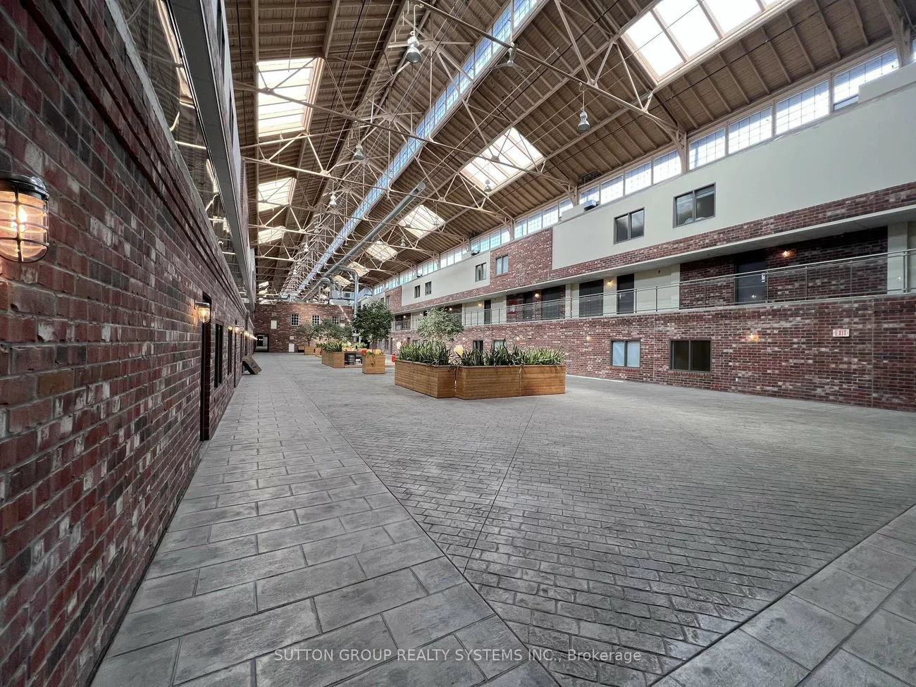 1100, Lansdowne, Dovercourt-Wallace Emerson-Junction, Toronto