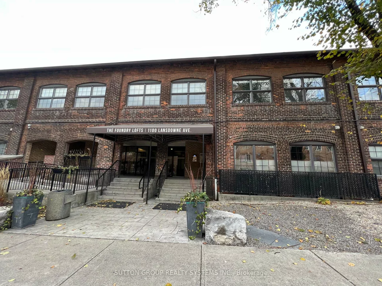 1100, Lansdowne, Dovercourt-Wallace Emerson-Junction, Toronto