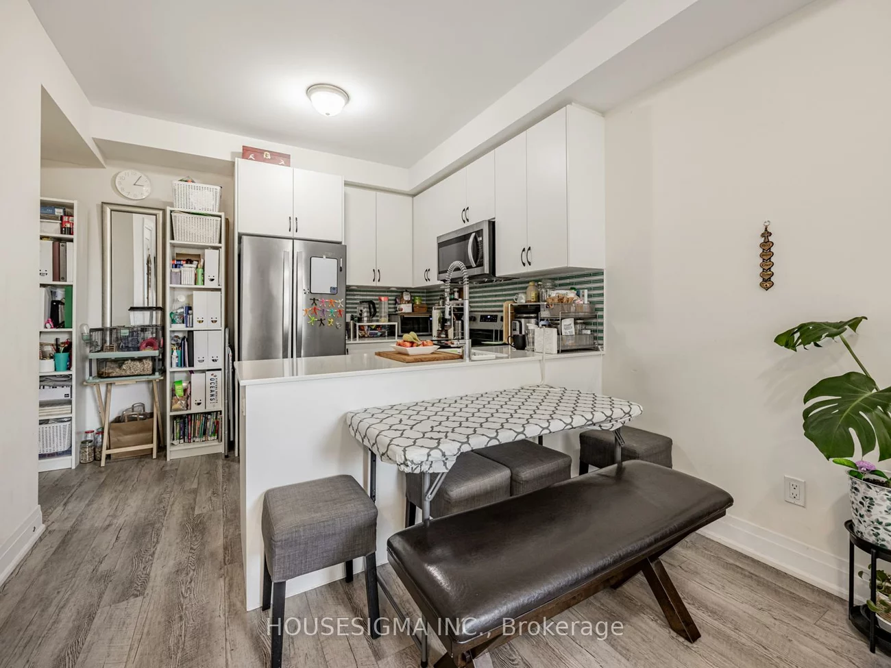 713, Lawrence, Yorkdale-Glen Park, Toronto