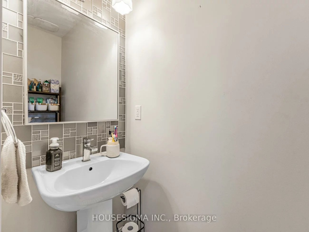 713, Lawrence, Yorkdale-Glen Park, Toronto