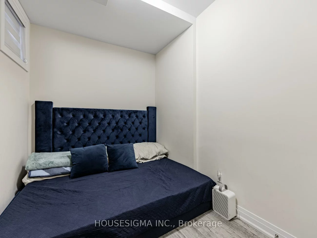 713, Lawrence, Yorkdale-Glen Park, Toronto