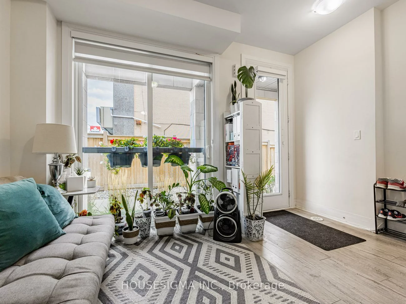 713, Lawrence, Yorkdale-Glen Park, Toronto