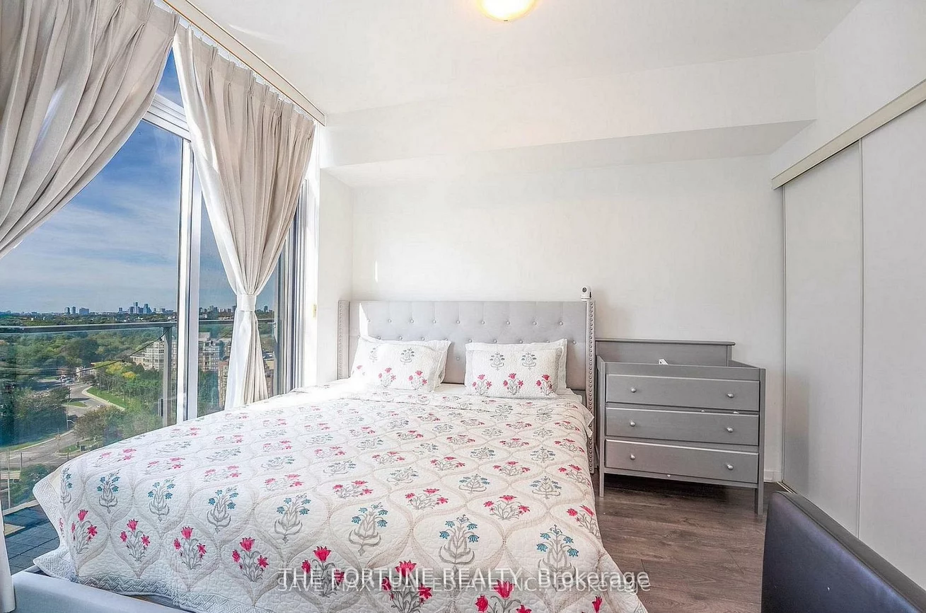 103, The Queensway, High Park-Swansea, Toronto