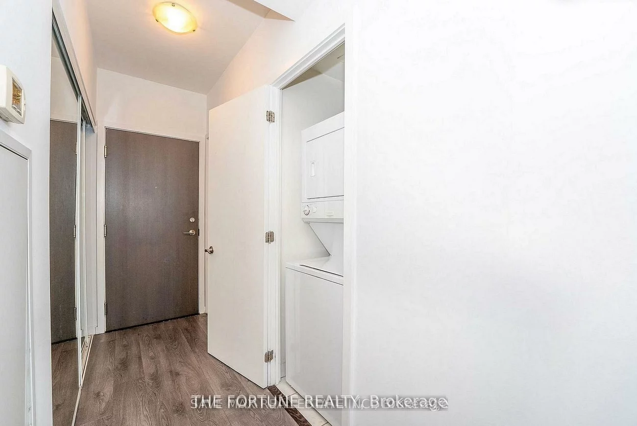 103, The Queensway, High Park-Swansea, Toronto