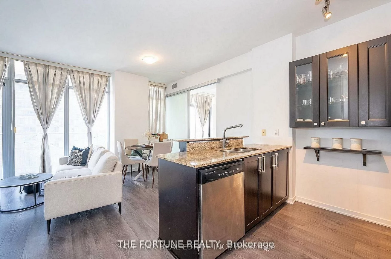 103, The Queensway, High Park-Swansea, Toronto