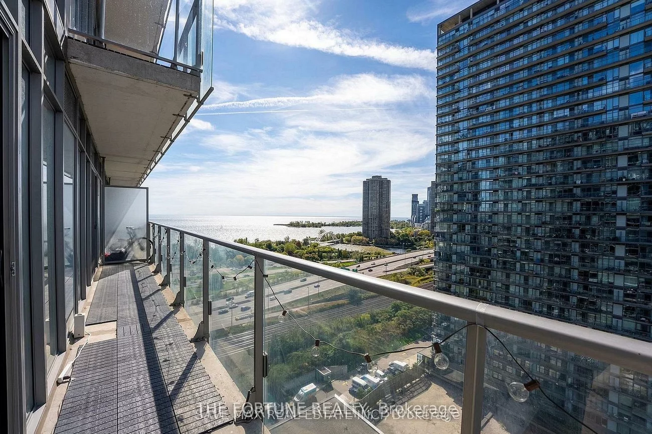 103, The Queensway, High Park-Swansea, Toronto