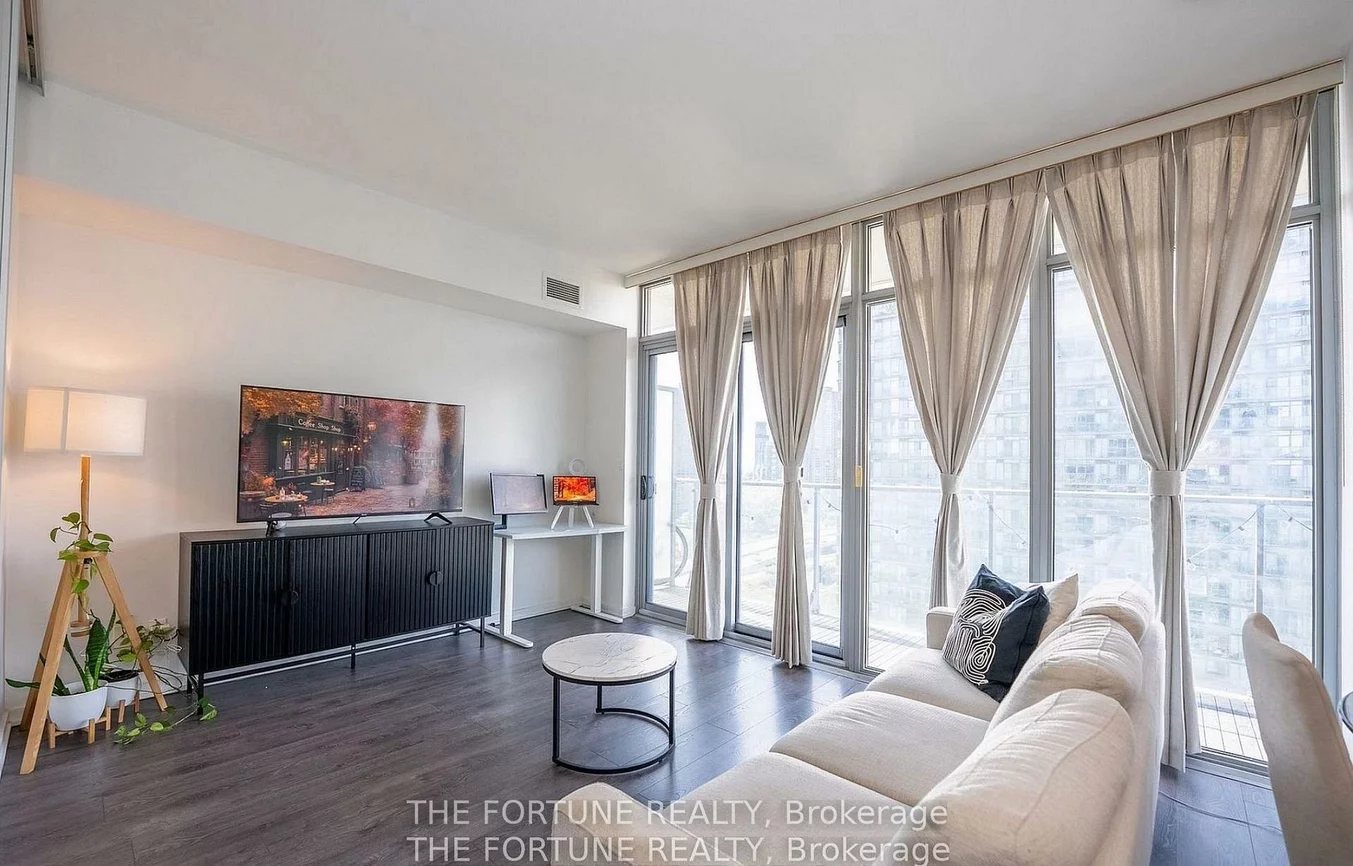 103, The Queensway, High Park-Swansea, Toronto