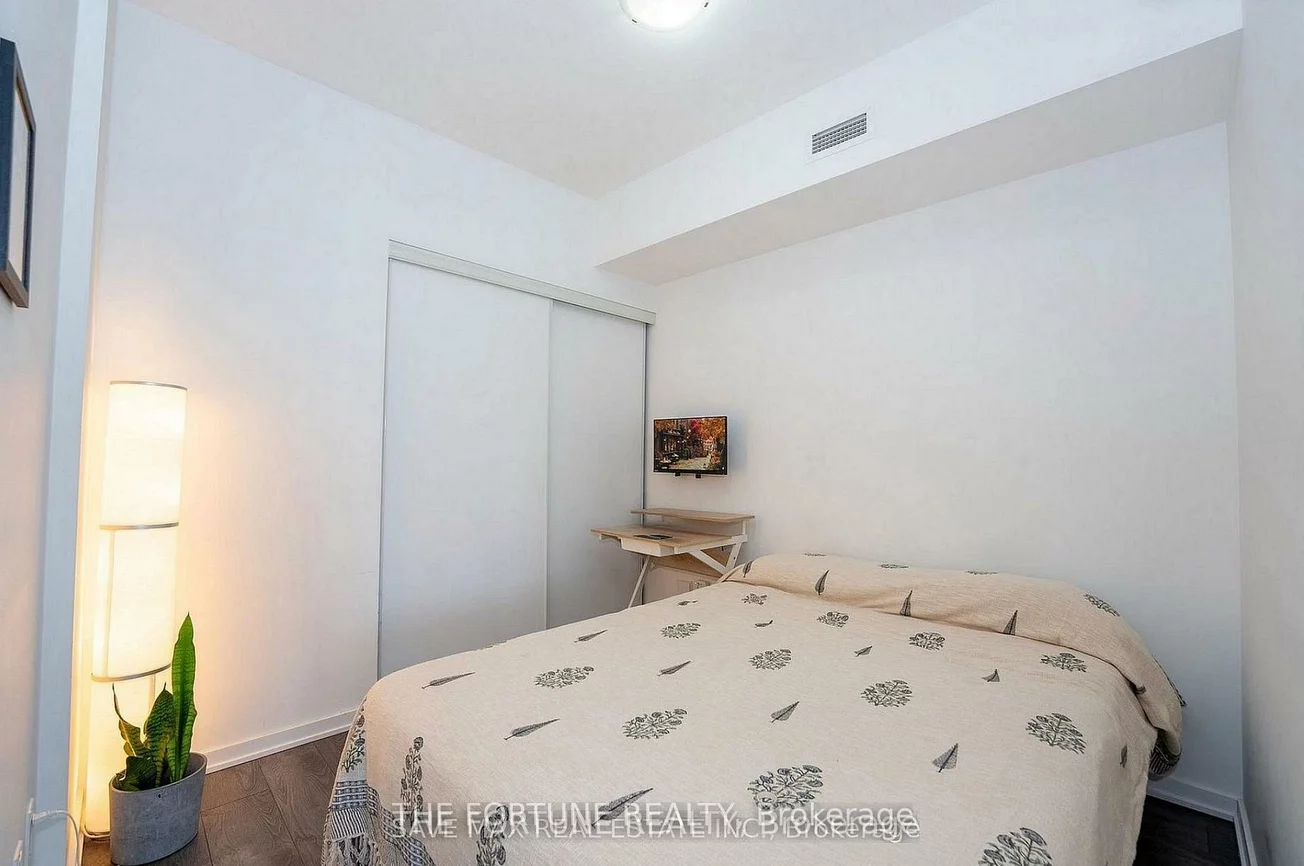 103, The Queensway, High Park-Swansea, Toronto