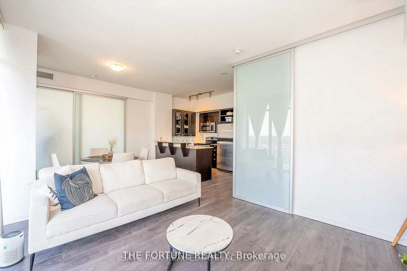 103, The Queensway, High Park-Swansea, Toronto