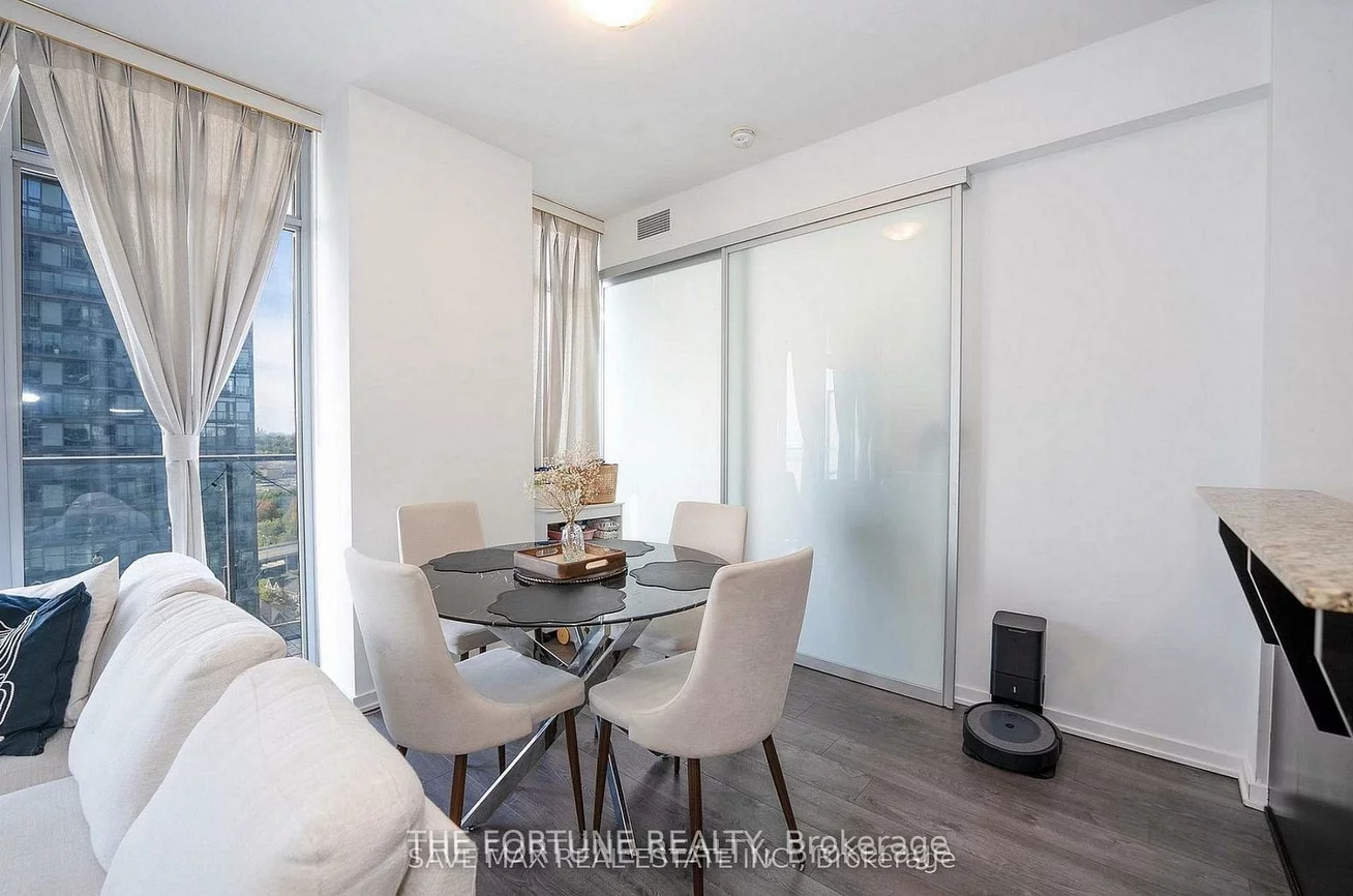 103, The Queensway, High Park-Swansea, Toronto