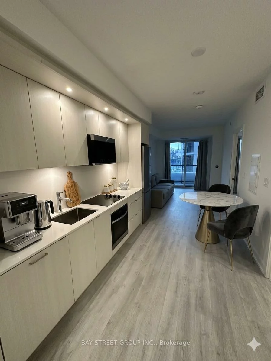 60, Central Park Roadway, Islington-City Centre West, Toronto