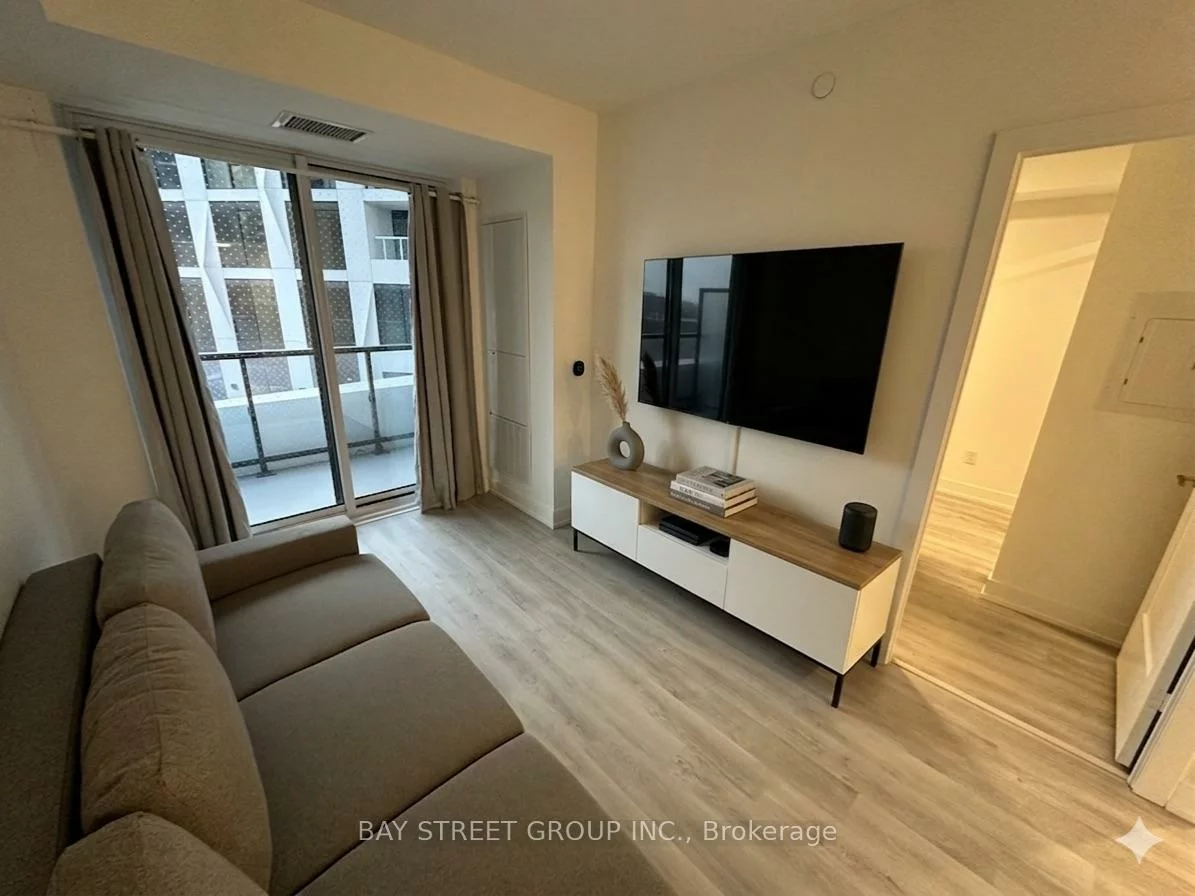 60, Central Park Roadway, Islington-City Centre West, Toronto