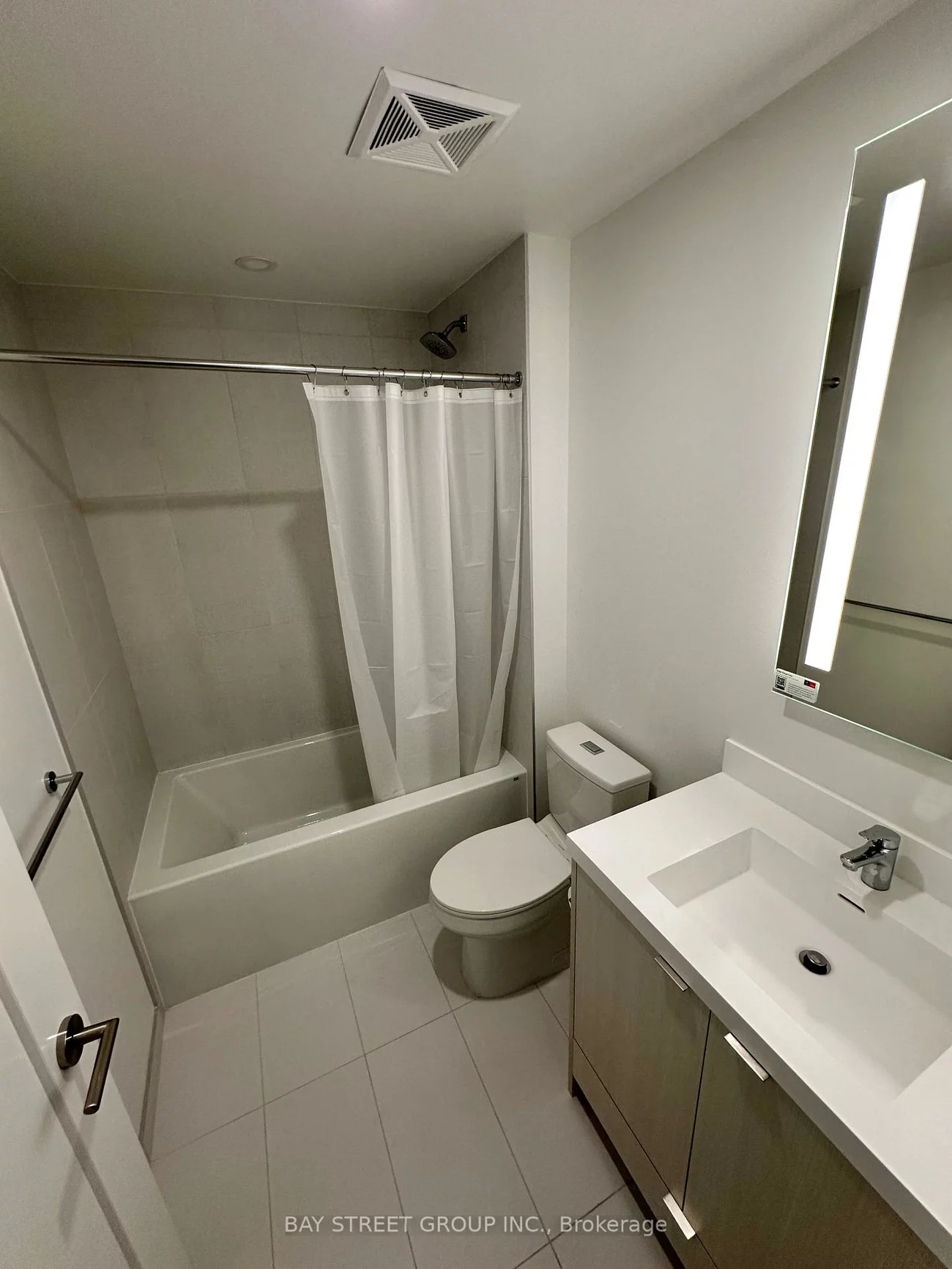 60, Central Park Roadway, Islington-City Centre West, Toronto