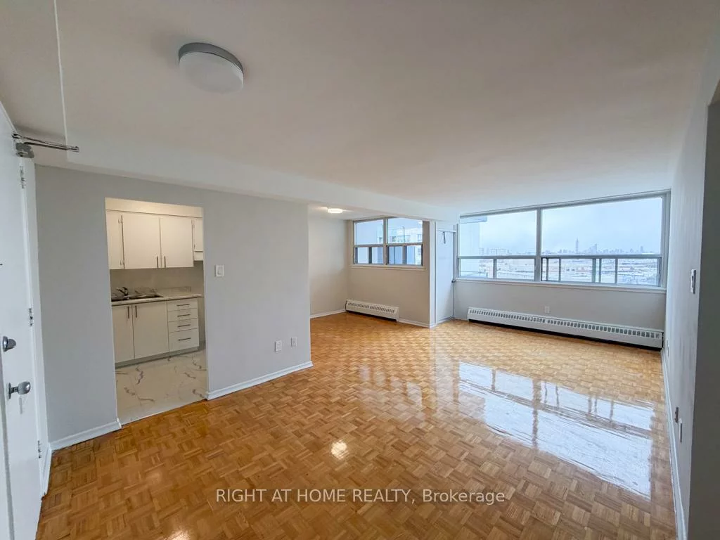 1442, Lawrence, Maple Leaf, Toronto