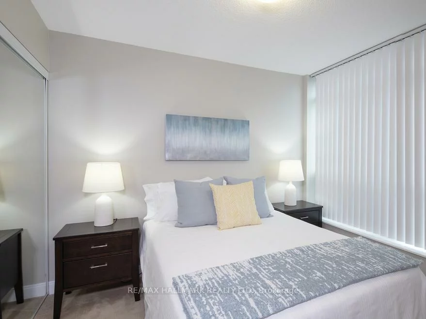 5191, Dundas (3 Summerland Terr), Islington-City Centre West, Toronto