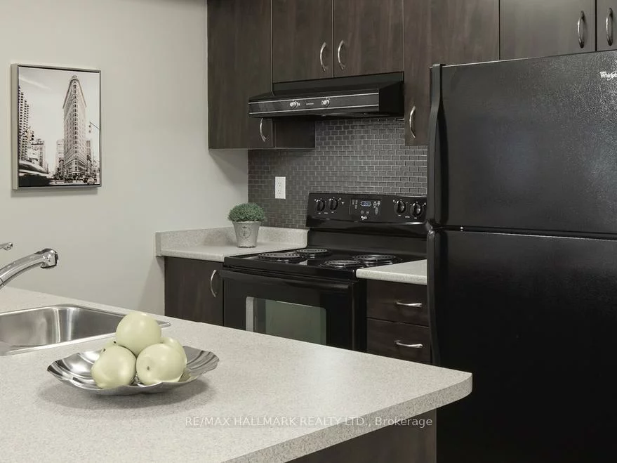 5191, Dundas (3 Summerland Terr), Islington-City Centre West, Toronto