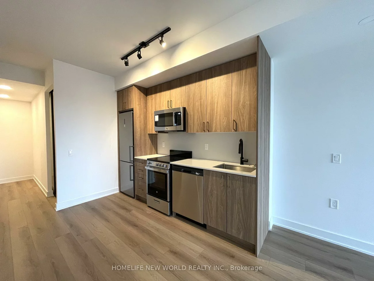 758, Dovercourt, Dovercourt-Wallace Emerson-Junction, Toronto
