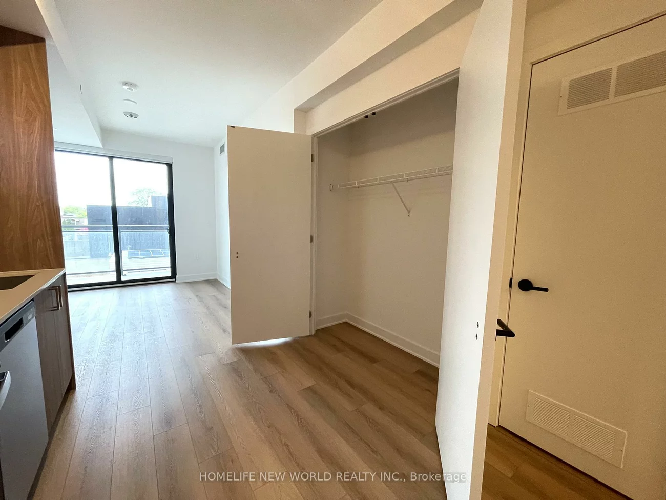 758, Dovercourt, Dovercourt-Wallace Emerson-Junction, Toronto