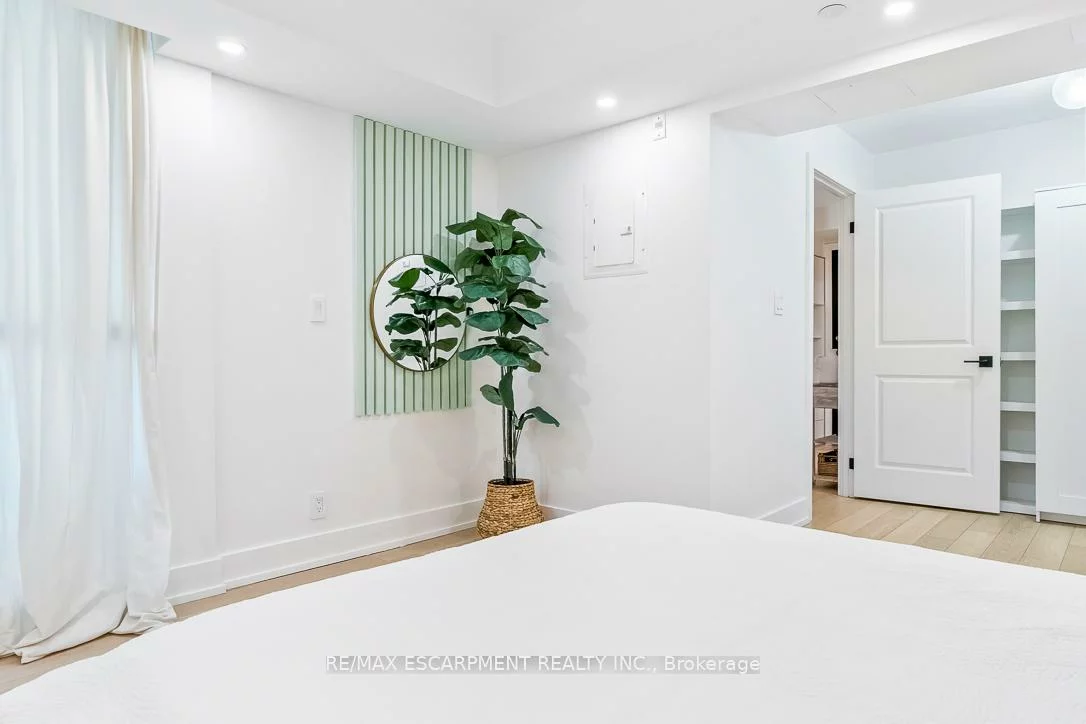 80, Esther Lorrie, West Humber-Clairville, Toronto