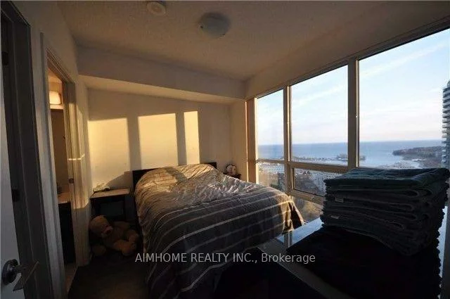 2200, Lake Shore, Mimico, Toronto