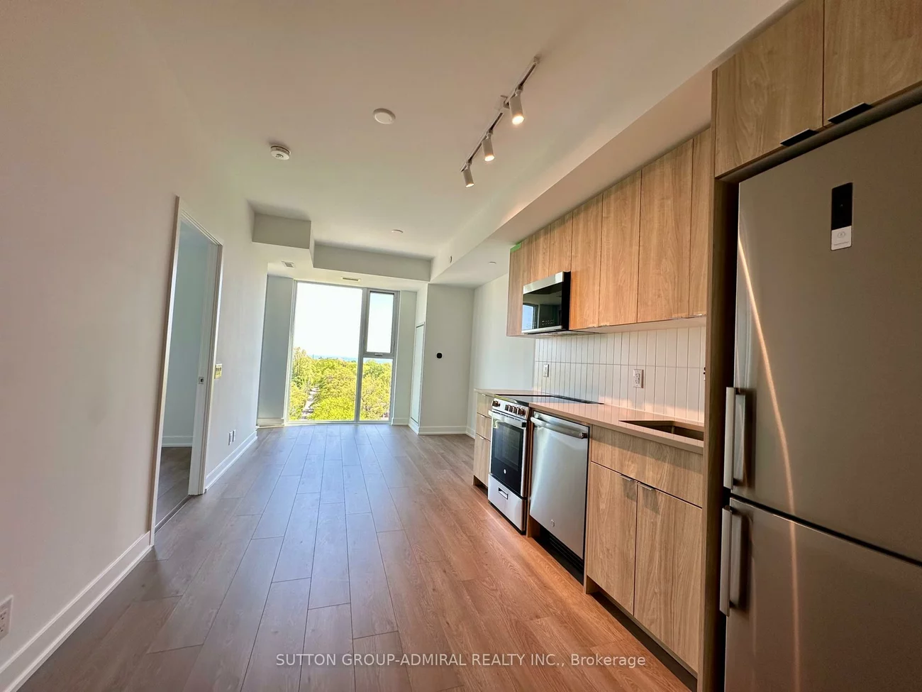 1660, Bloor, High Park North, Toronto