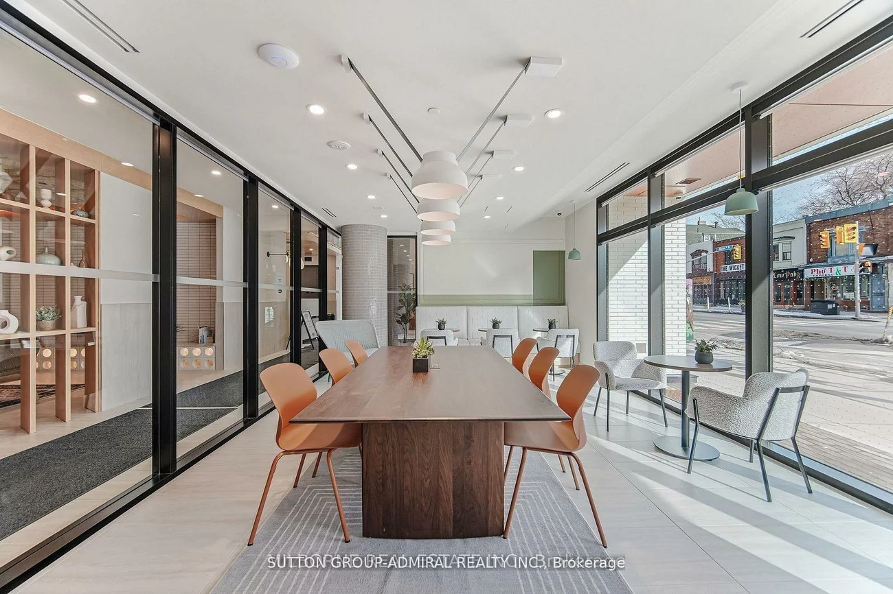 1660, Bloor, High Park North, Toronto