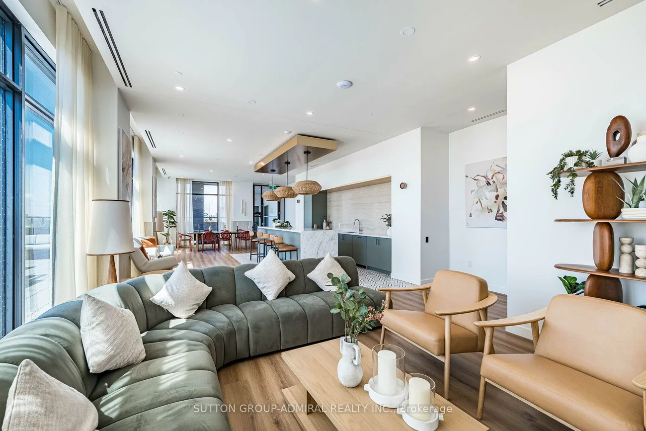 1660, Bloor, High Park North, Toronto